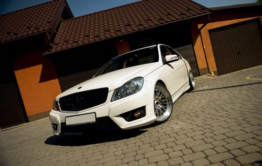 Mercedes Clase C con Japan Racing JR10