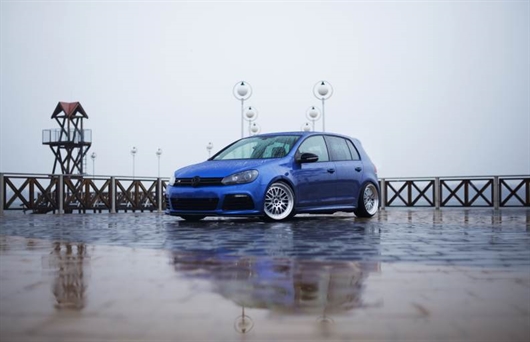 Llantas réplica BBS Japan Racing JR10 en Volksvagen Golf VI