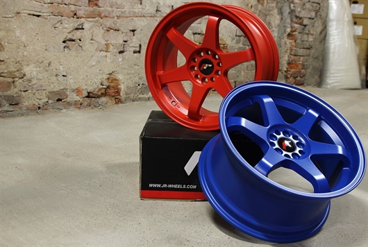 Llantas Japan Racing JR3 azul y rojo